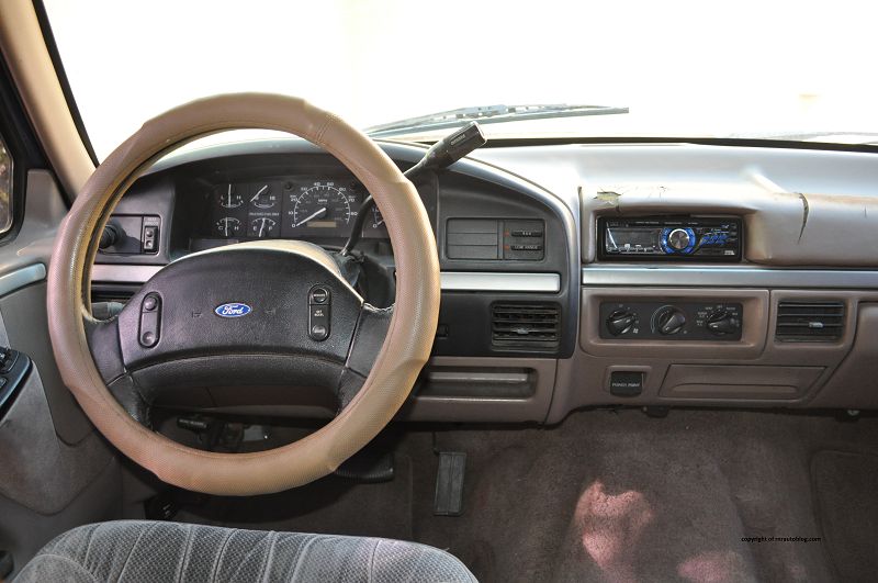 Ford Bronco 1994 - салон
