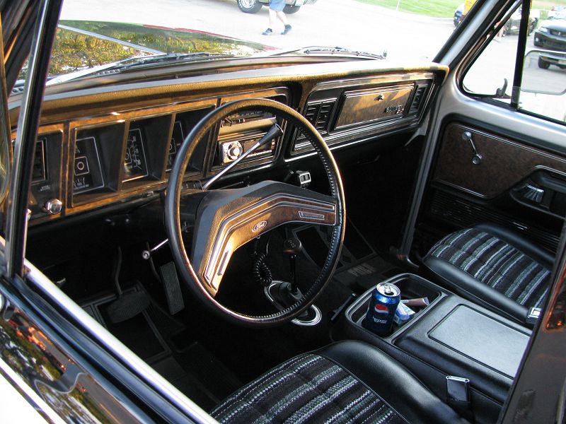 Ford Bronco 1979 - салон