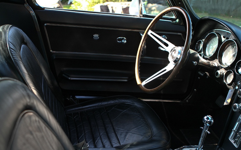 Chevrolet Corvette Sting Ray 1967 года салон