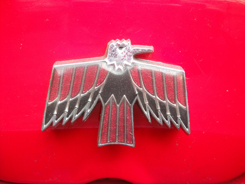 Pontiac Firebird логотип