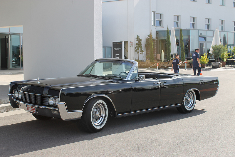 Lincoln Continental 1967 года