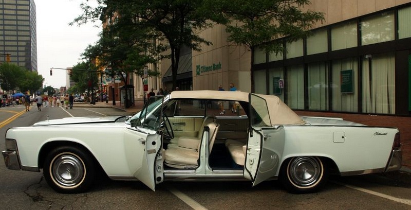 Lincoln Continental 1968 года
